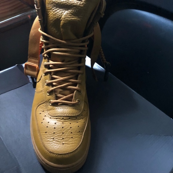 Nike Airforce 1s - Picture 6 of 6